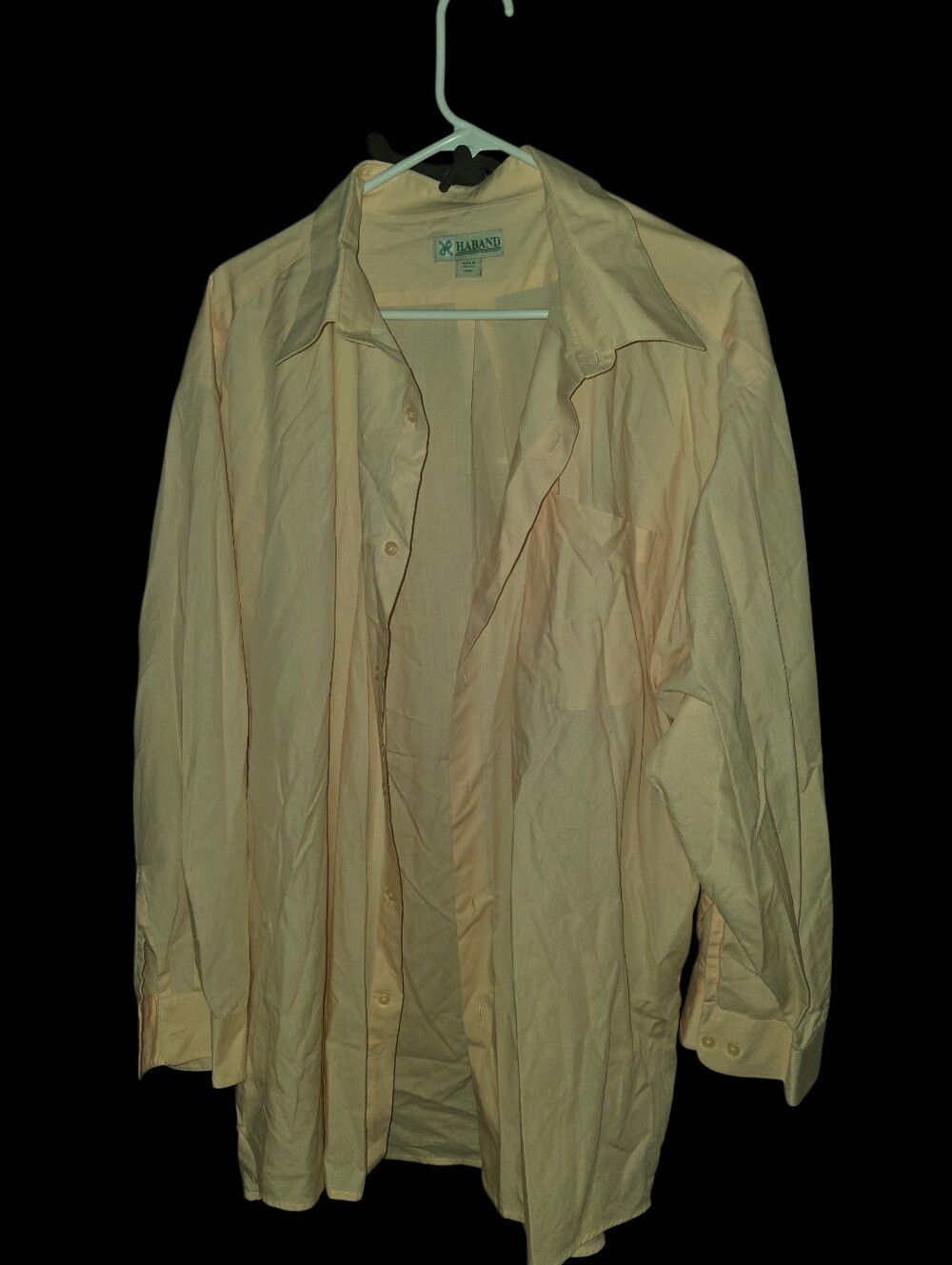 6/11/40. Haband Pale Men’s Button-Up Shirt
